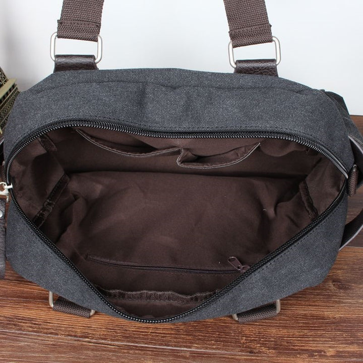 Shoulder bag with multiple compartments and comfortable carrying system Kalsten