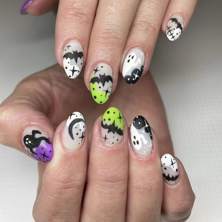 Creative Halloween-Themed Press-On Nail Art Kalsten