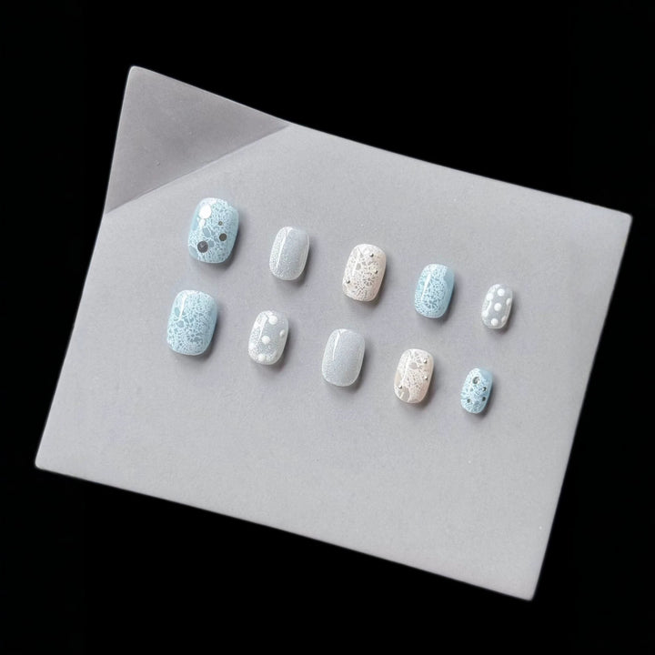 Artistic Press-On Nail Art Set with Elegant Patterns