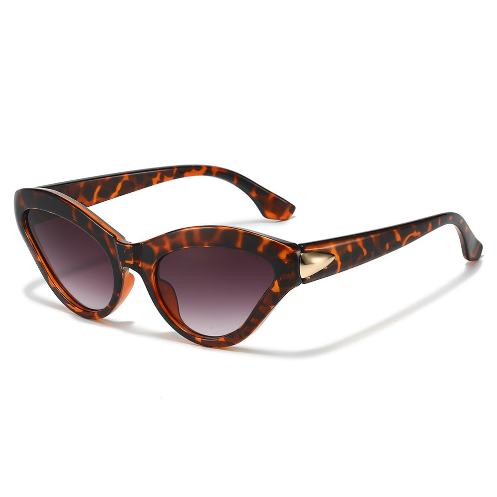 Vintage Cat-Eye Sunglasses with Luxurious Detailing Kalsten