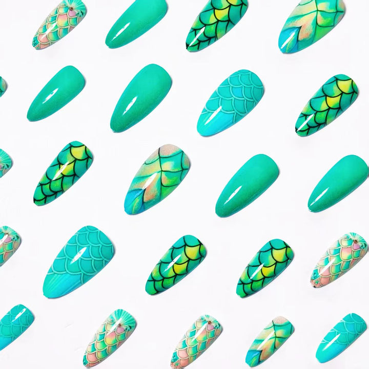 Artificial nails with scale pattern Kalsten
