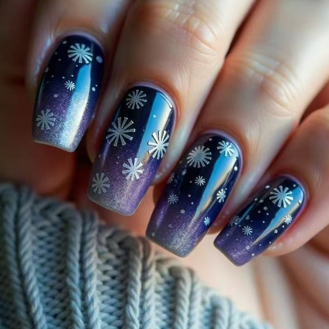 Artificial nails with shimmering winter design Kalsten
