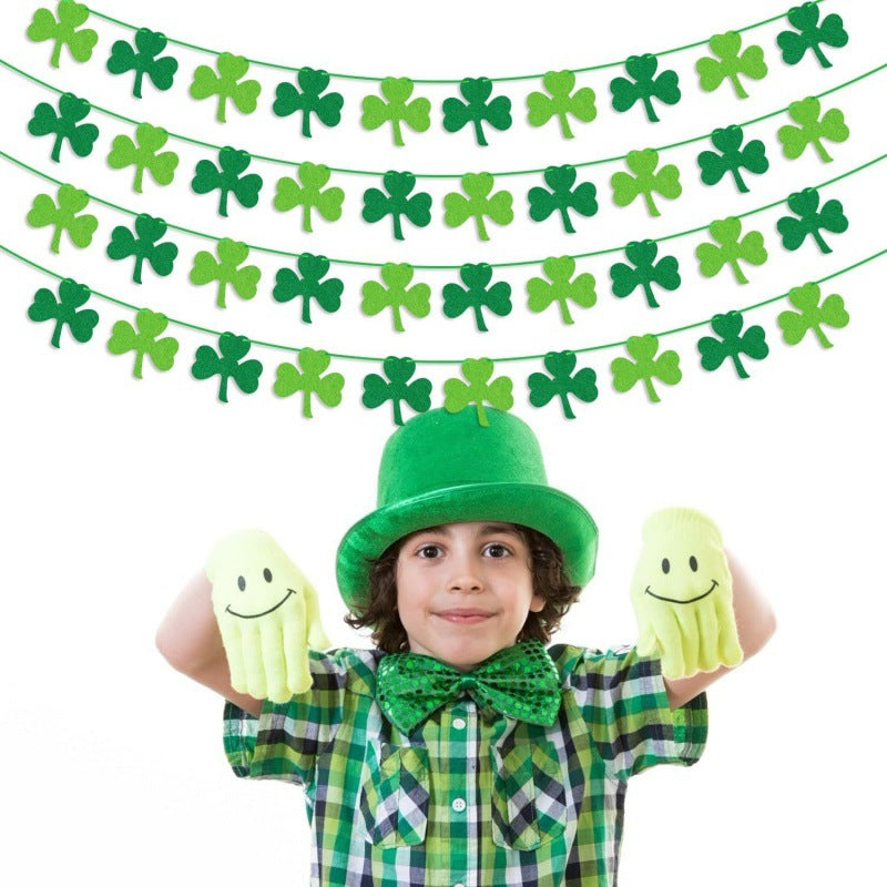 Festive Shamrock Garland Kalsten