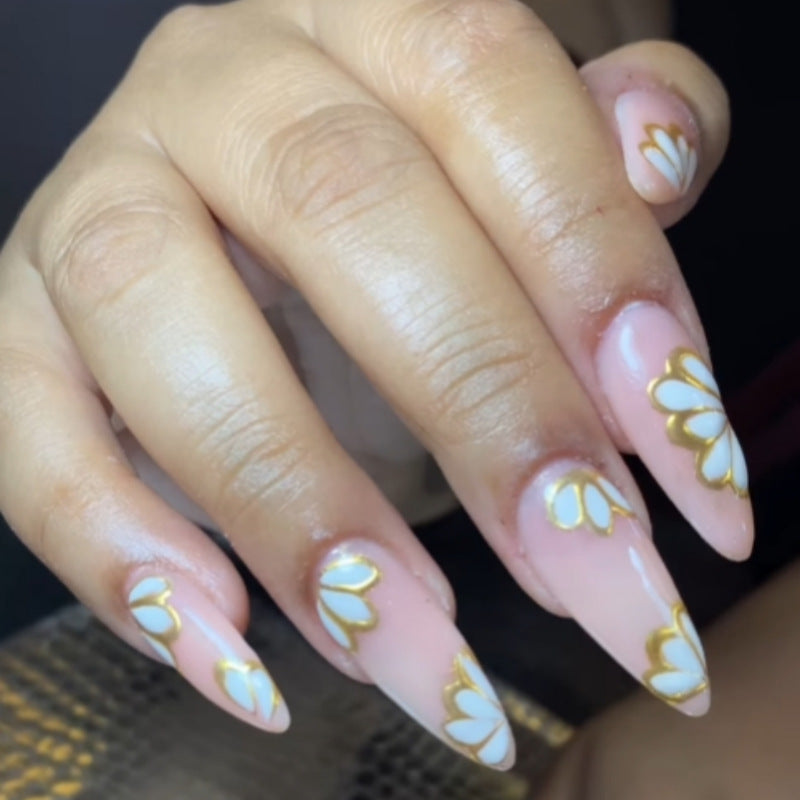 Elegant Floral-accented Press-On Nail Set Kalsten
