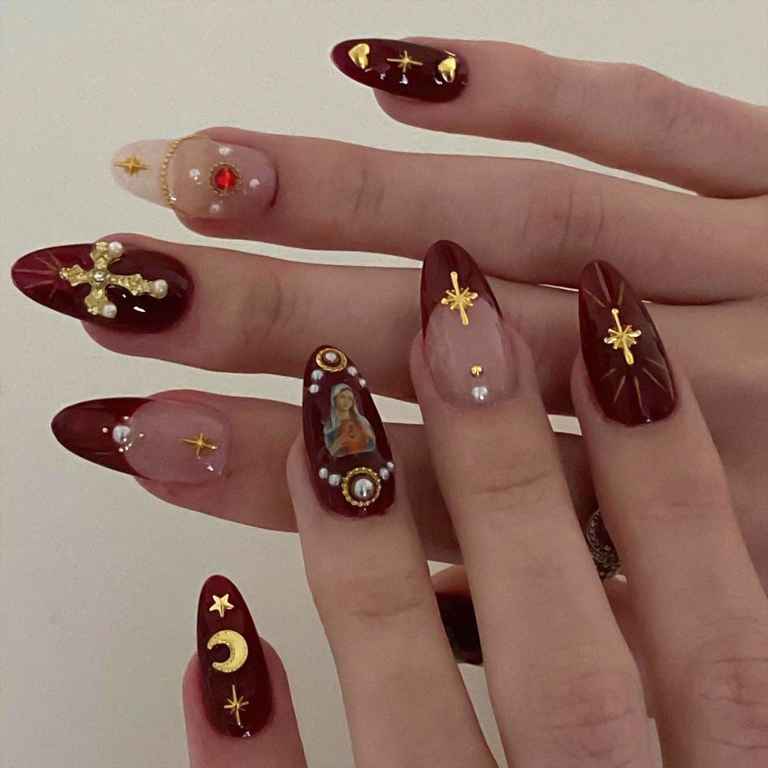 Artificial nail art with playful dots and bows Kalsten