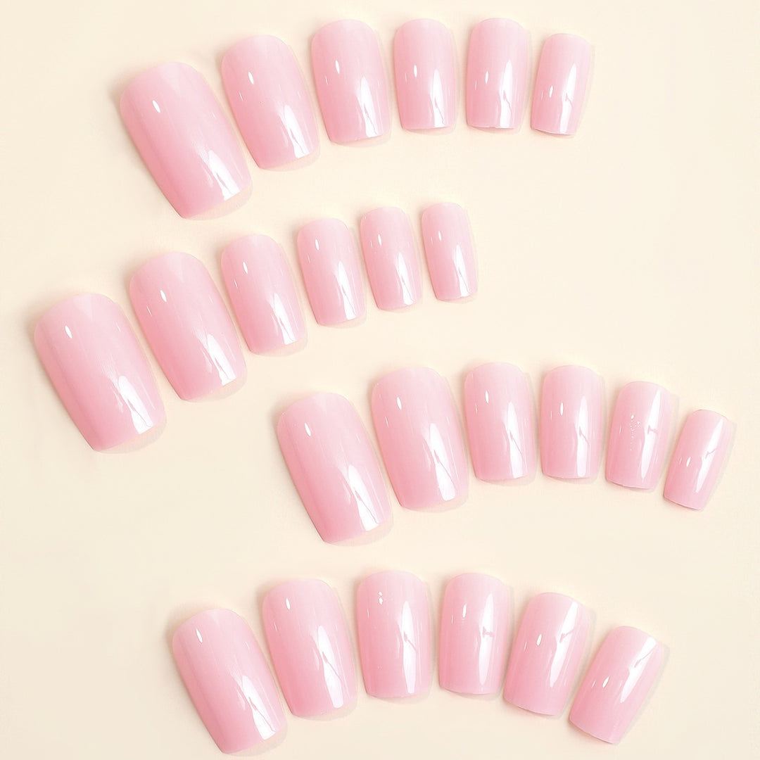 Artificial nails in natural look Kalsten