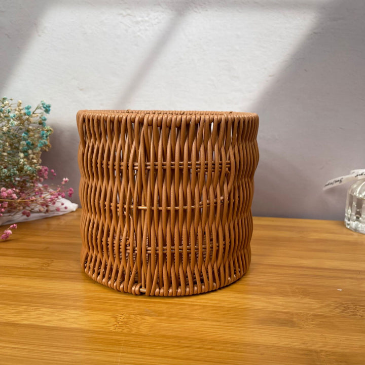 Women's stylish rattan container with pearl handle Kalsten