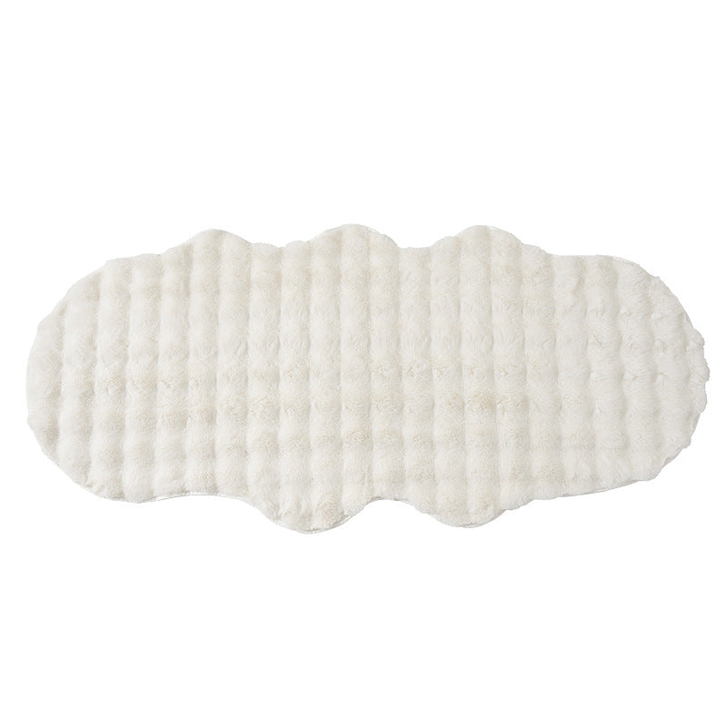 Soft microfiber bathroom runner with wavy edge and non-slip underside Kalsten