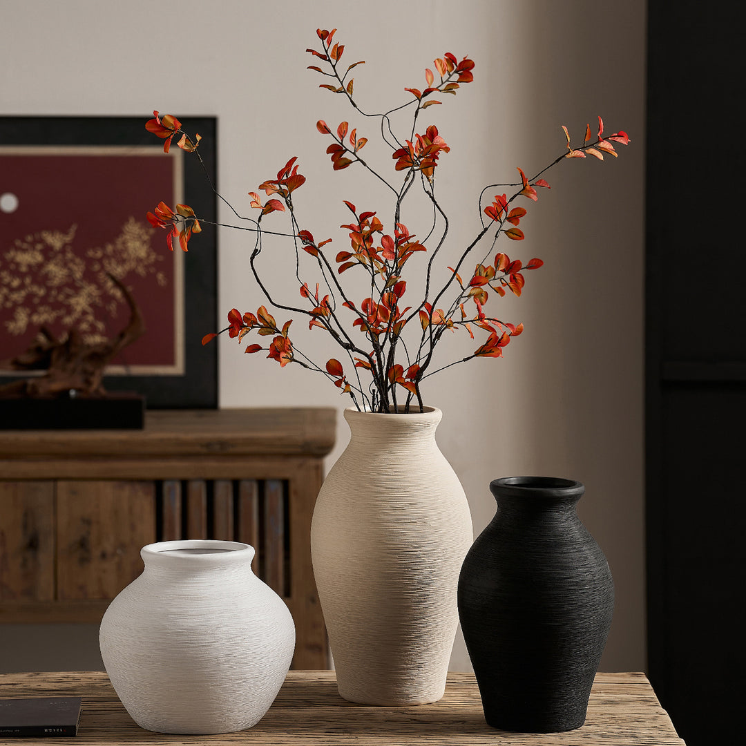 Elegant ceramic vase with textured design Kalsten