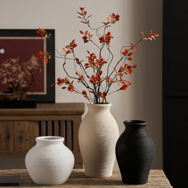 Elegant ceramic vase with textured design Kalsten