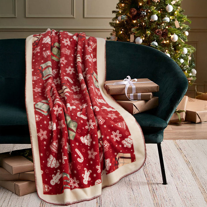 Soft Christmas fleece blanket with gift and gingerbread motif Kalsten