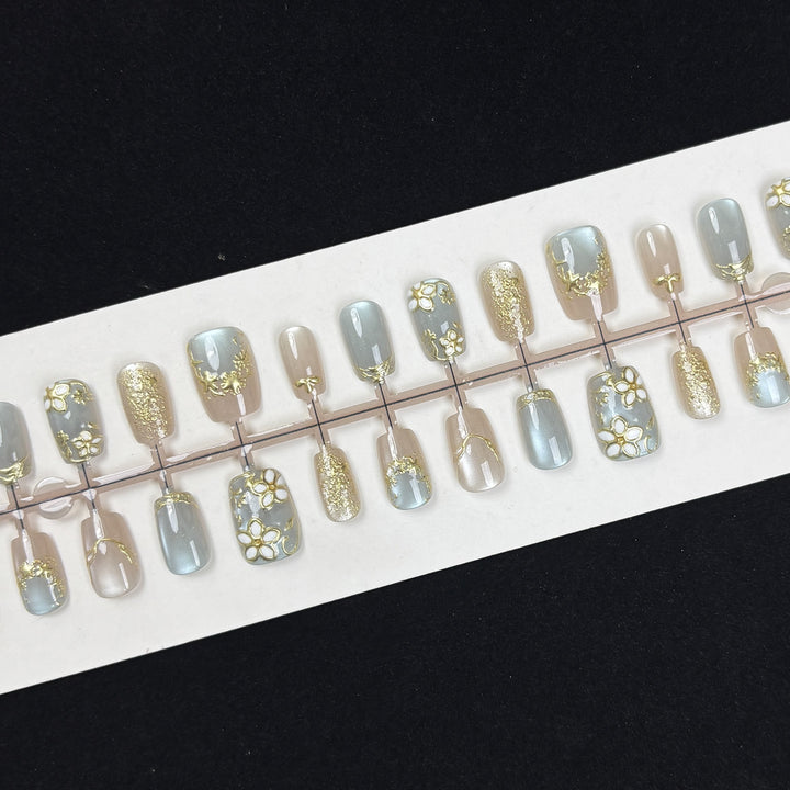 Floral-Themed Press-On Nail Kit Kalsten