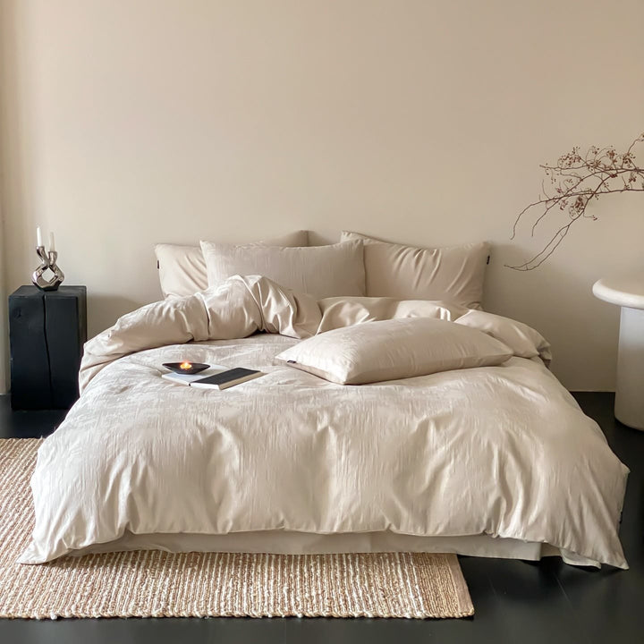 Premium duvet cover set made of breathable cotton satin with concealed zipper