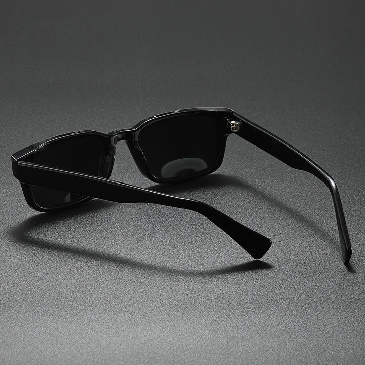 Women's sunglasses in modern, minimalist design Kalsten