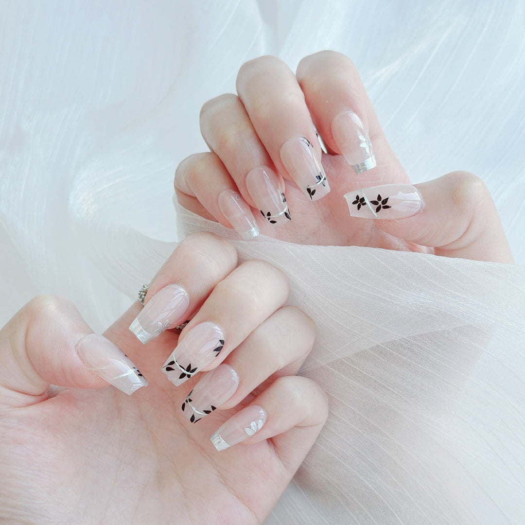 Artistic Floral Press-On Nail Set with Glossy Finish