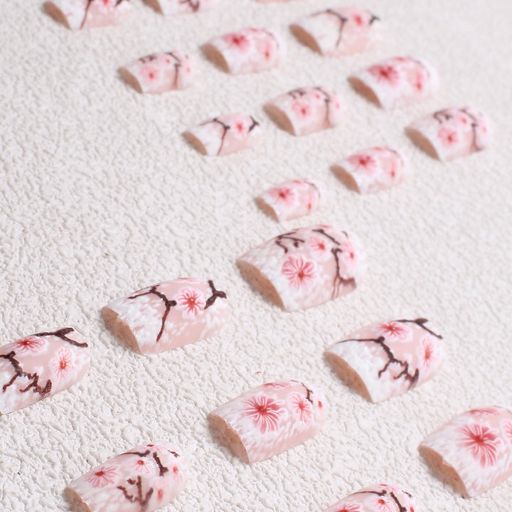 Floral Embellished Press-On Nail Art Kalsten
