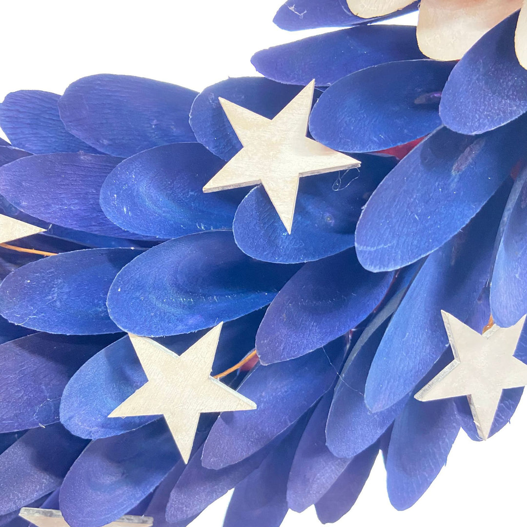 Unisex handmade decorative door wreath with eagle head and star appliqués made of wood Kalsten
