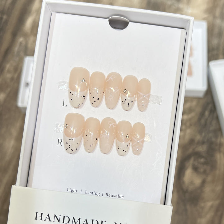 Handmade Decorative Press-On Nail Set Kalsten