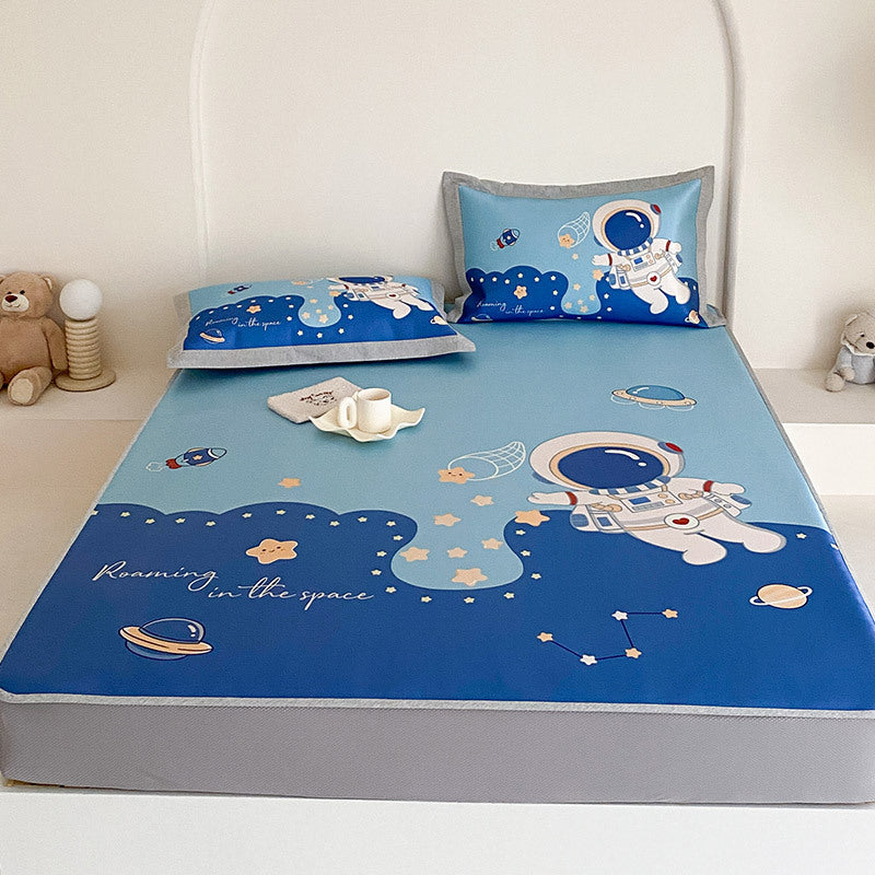Children's bedding set with monster truck print made of breathable cotton blend