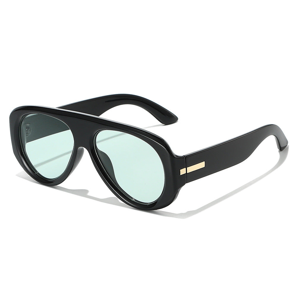 Vintage-Inspired Aviator Sunglasses with Subtle Gold Accents Kalsten