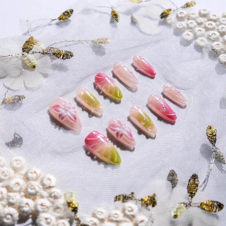Floral Themed Decorative Press-On Nail Set