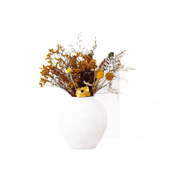 Elegant and timeless decorative vase Kalsten