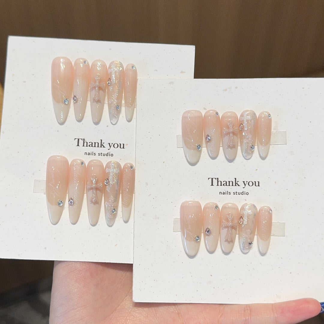Artificial nail tips with elegant accents Kalsten