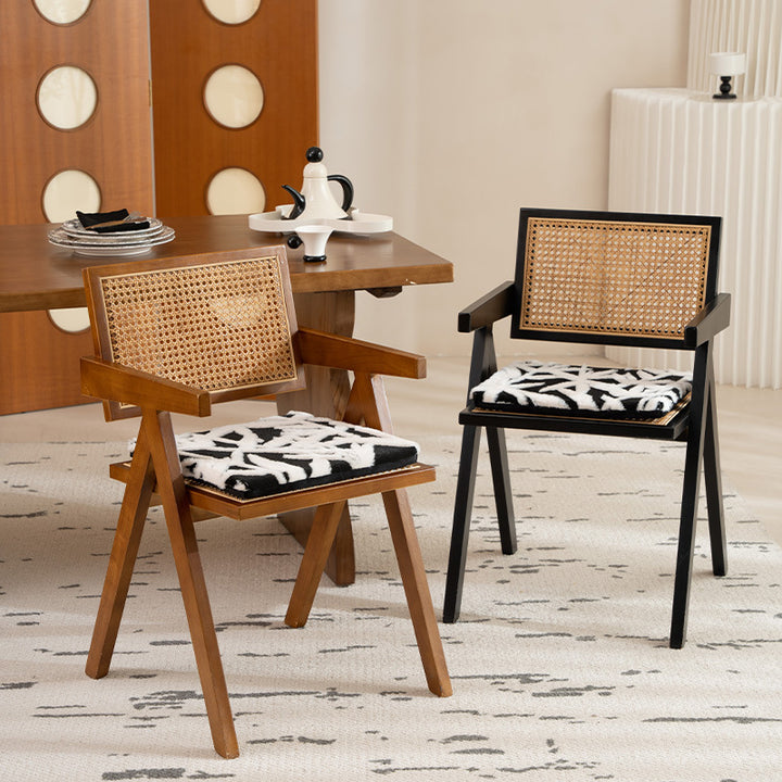 Padded seat cushion with hand-tufted leaf pattern and fastening ties Kalsten
