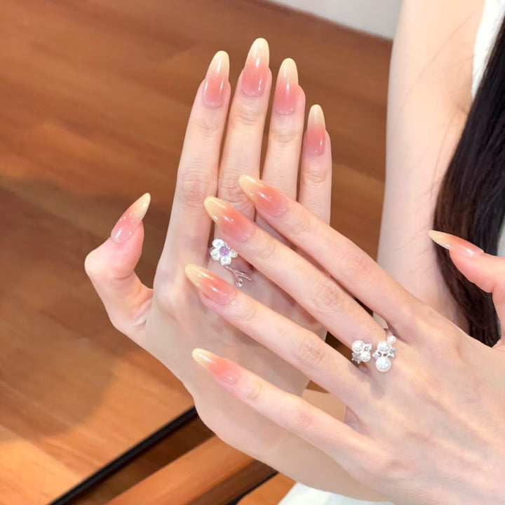 Artificial Nails in Elegant Ombre Look Kalsten