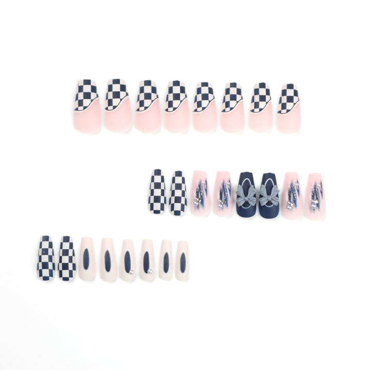 Artful nail decoration with bows and plaid pattern Kalsten