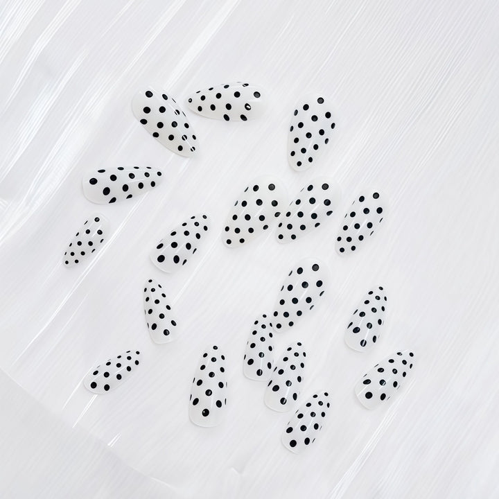 Artistic Polka Dot Design Press-On Nails Kalsten