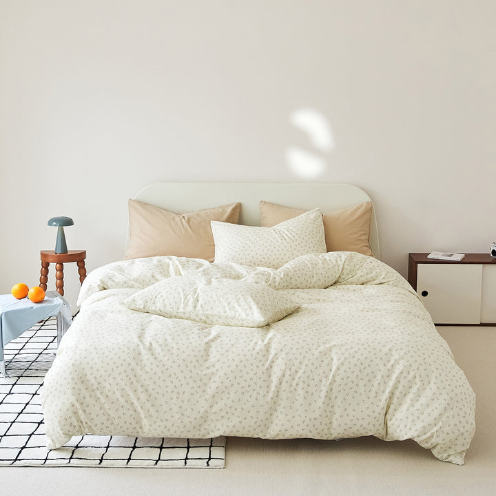 Bedding set made of cotton satin with large polka dot pattern