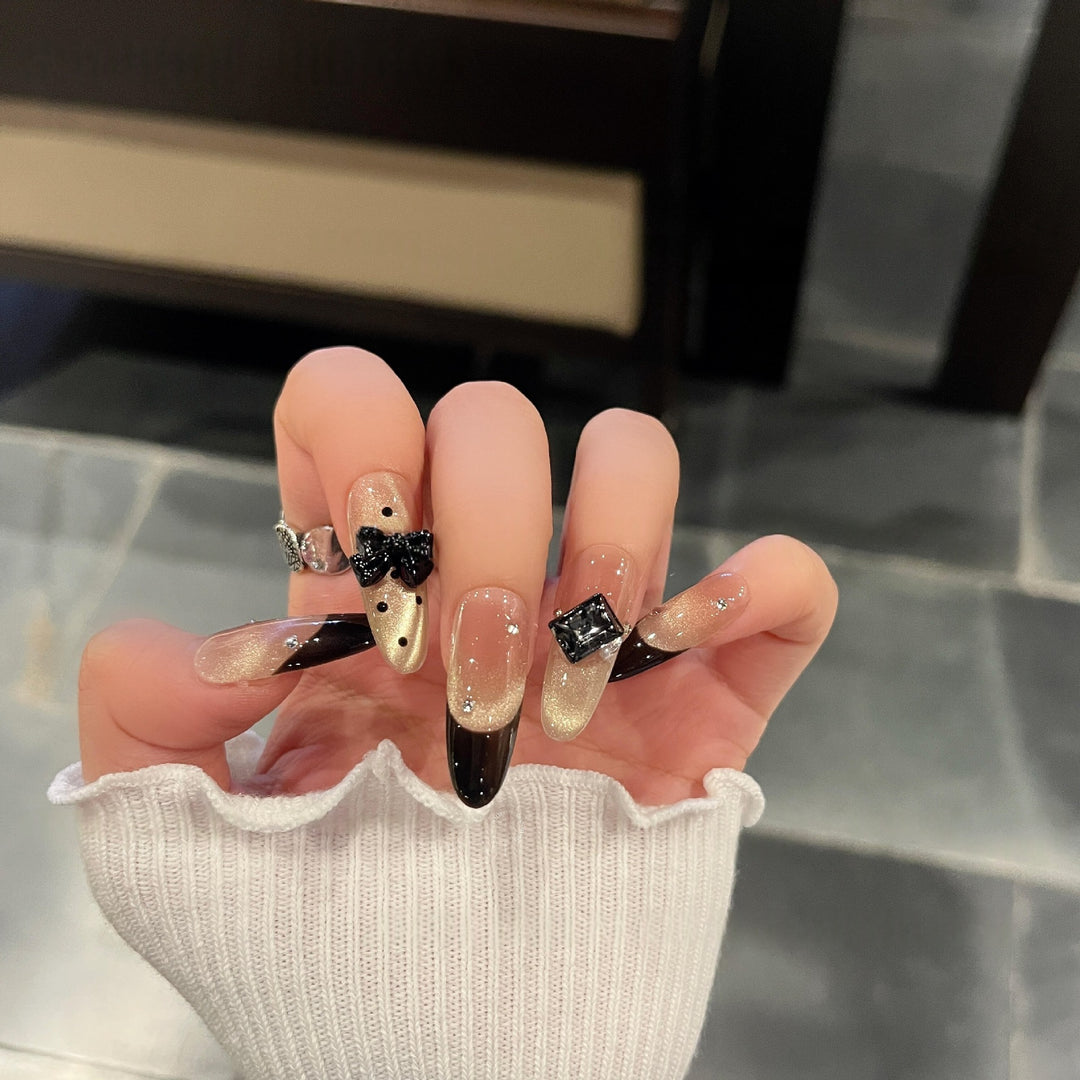 Elegant Kunstnägel with Bow and Rhinestone Design Kalsten