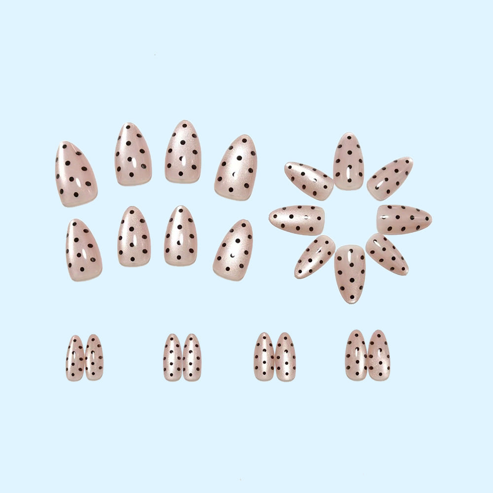 Artificial nails in modern polka dot design Kalsten