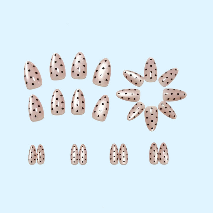 Artificial nails in modern polka dot design Kalsten