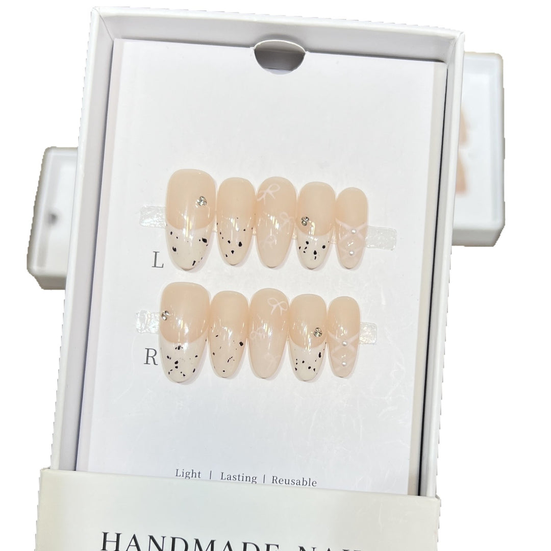 Handmade Decorative Press-On Nail Set Kalsten