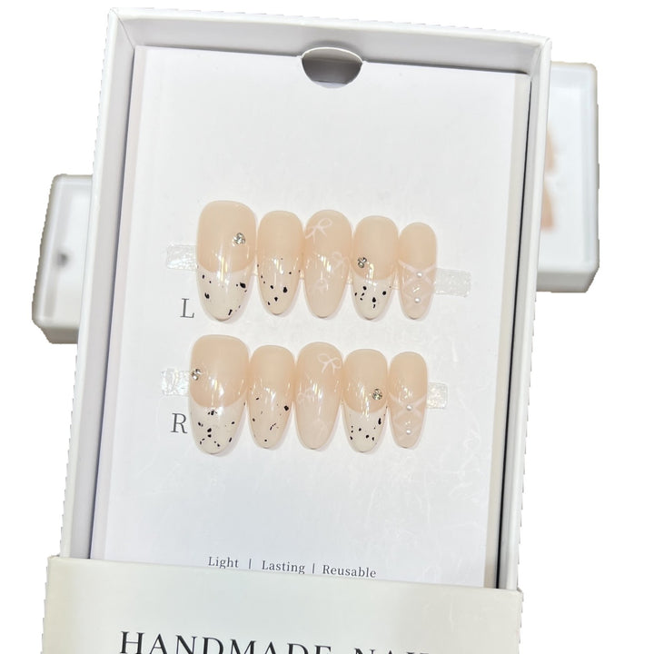 Handmade Decorative Press-On Nail Set Kalsten