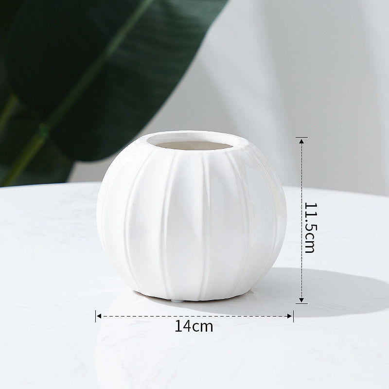 Decorative ceramic vase with modern ribbed design Kalsten