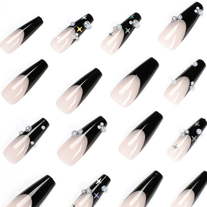 Artificial nail art with pearl and shine elements Kalsten
