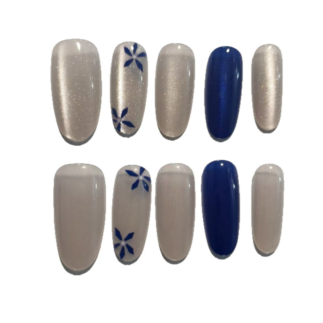 Artistic Floral-Inspired Press-On Nail Set Kalsten