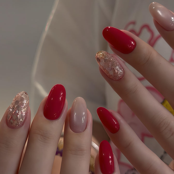 Glamorous artificial nails with sparkling accents Kalsten