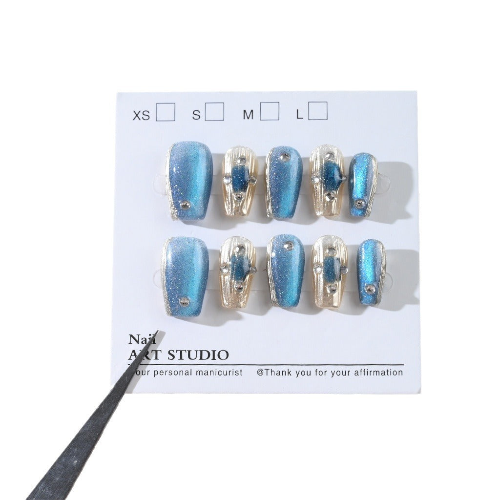 Glittery Press-On Nail Art Kalsten
