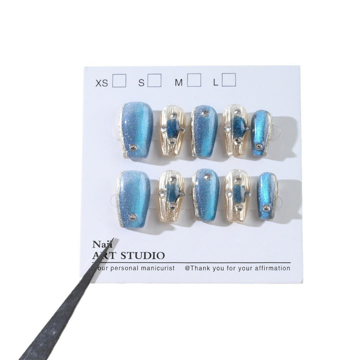 Glittery Press-On Nail Art Kalsten
