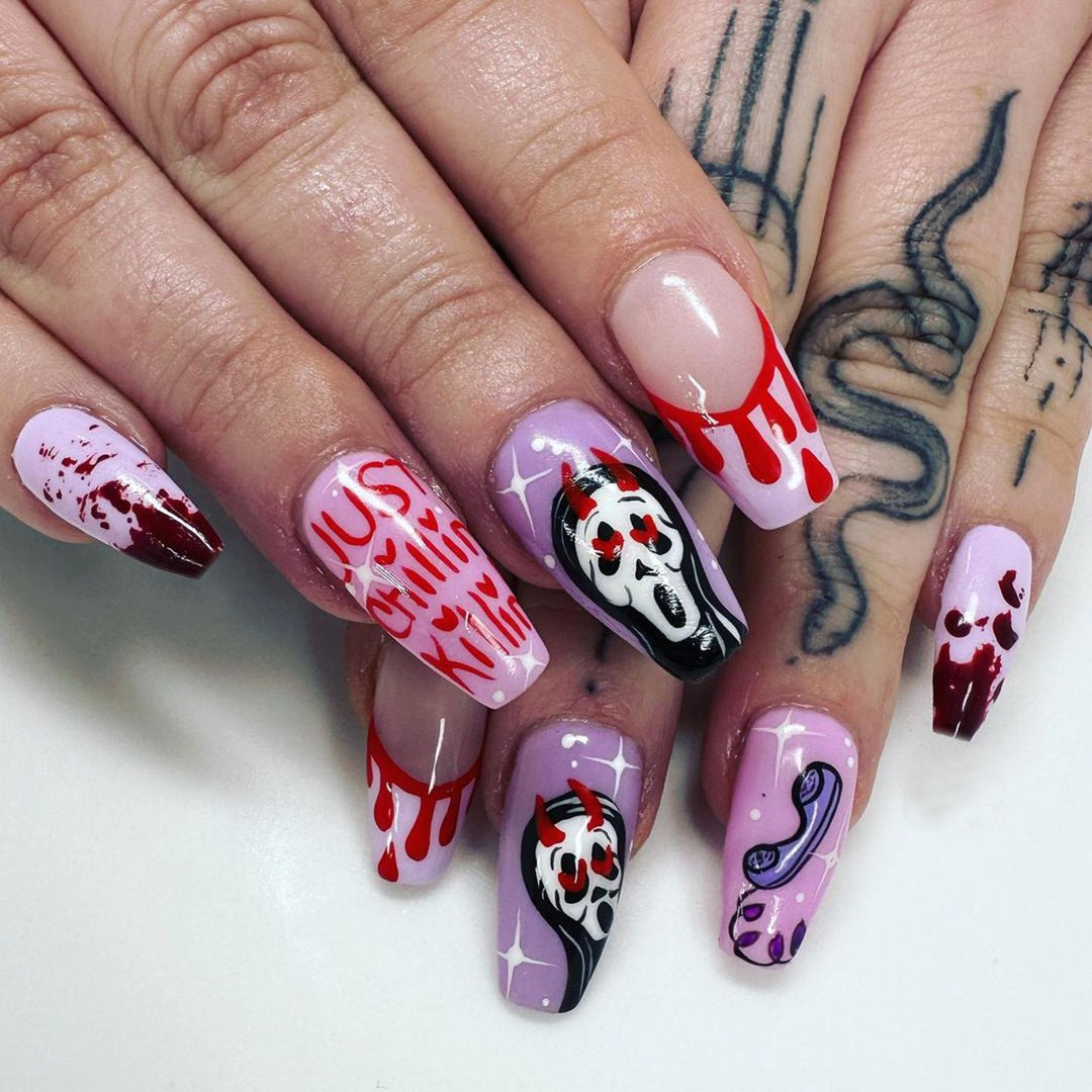 Holiday-Themed Press-On Nail Art Kalsten