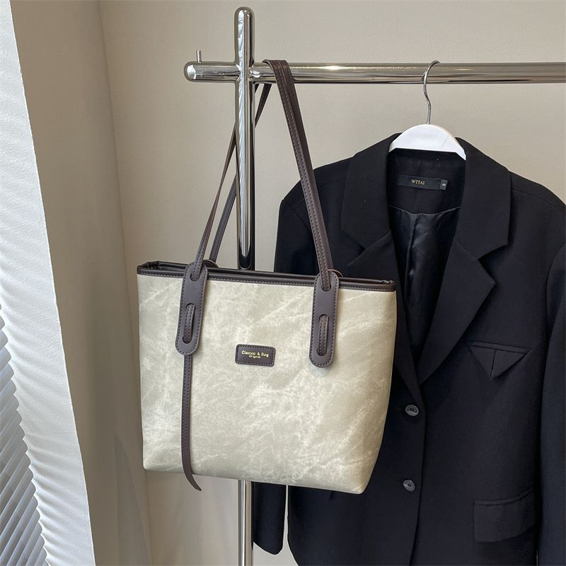Fashionable Structured Tote Kalsten