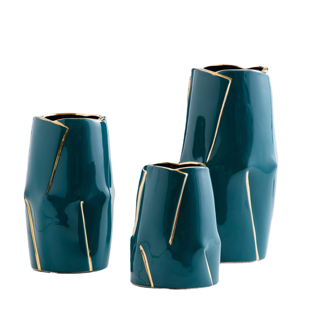 Decorative ceramic vase with golden accents Kalsten