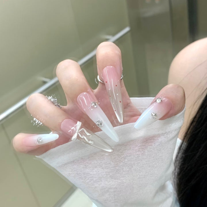 Decorative Press-On Nail Design Kalsten