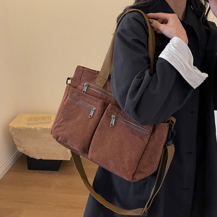 Durable shoulder bag with multiple compartments Kalsten