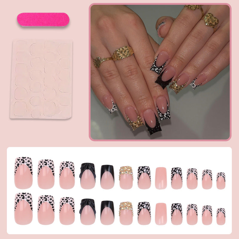 Artificial nails with luxurious 3D decorations and glamorous accents Kalsten