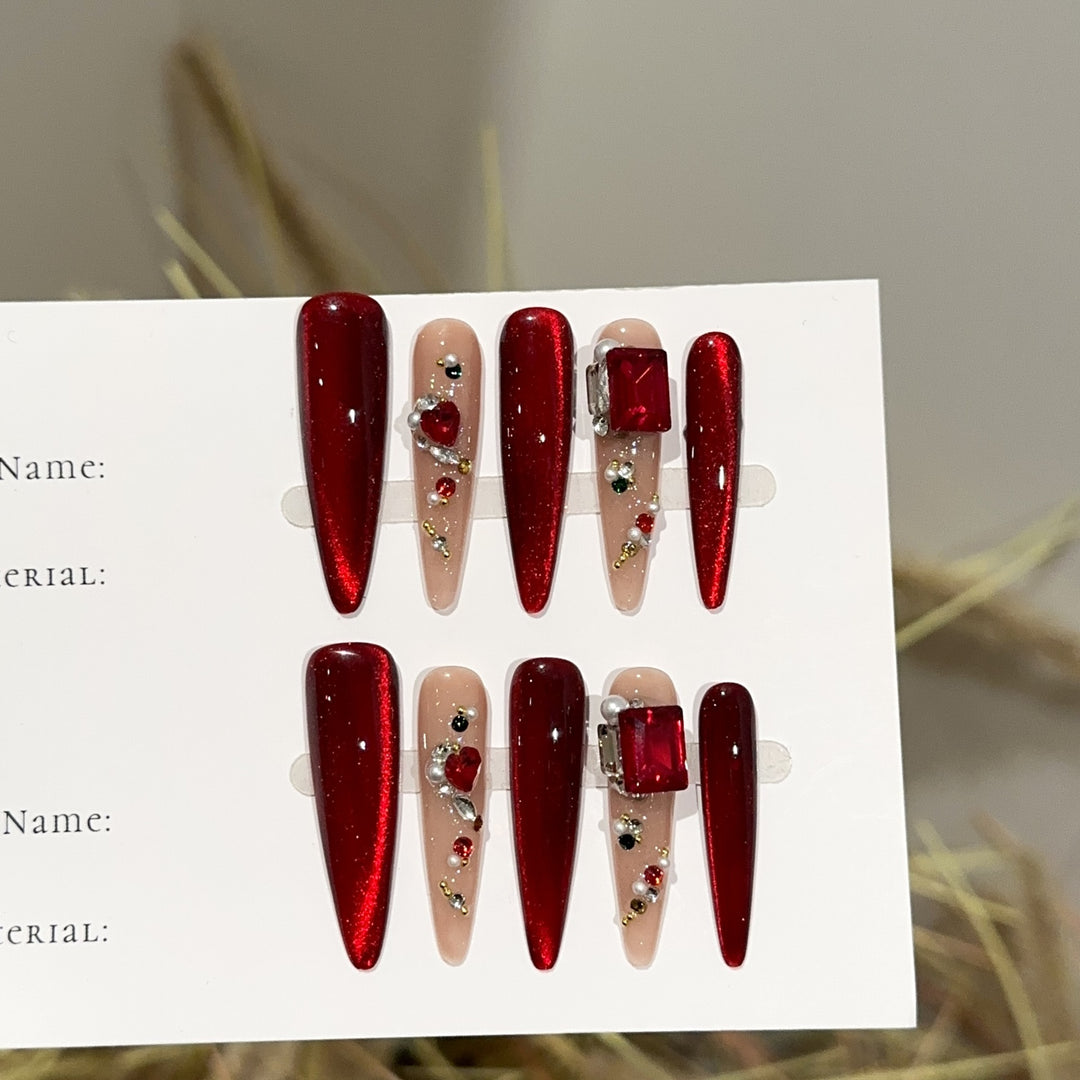 Glamorous Press-On Nail Set with Decorative Accents